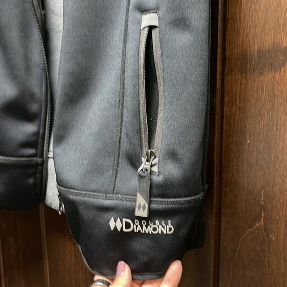 Women’s Medium Double Diamond Winter Park Vest - Picture 3 of 10